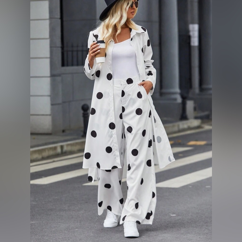 2-piece b&w polka dot plus size XXL long duster set. Trousers have pockets.